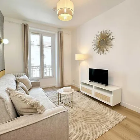 Opera Apartment
